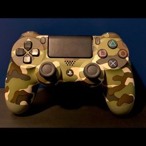 Army camouflage PS4 controller